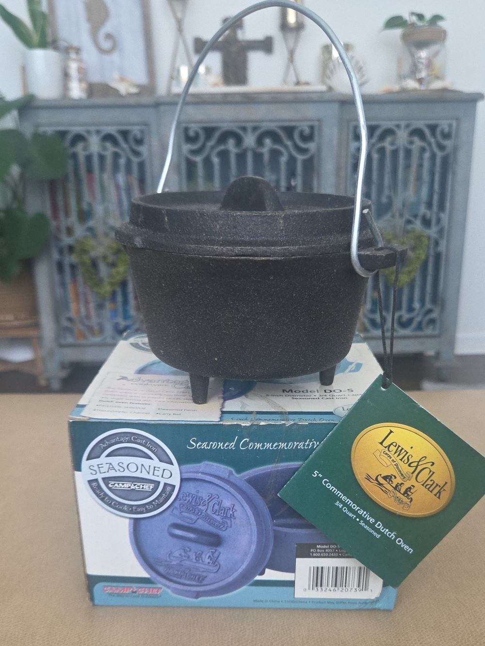 Lewis & Clark Seasoned Commemorative 5" Cast Iron Dutch Oven - Black